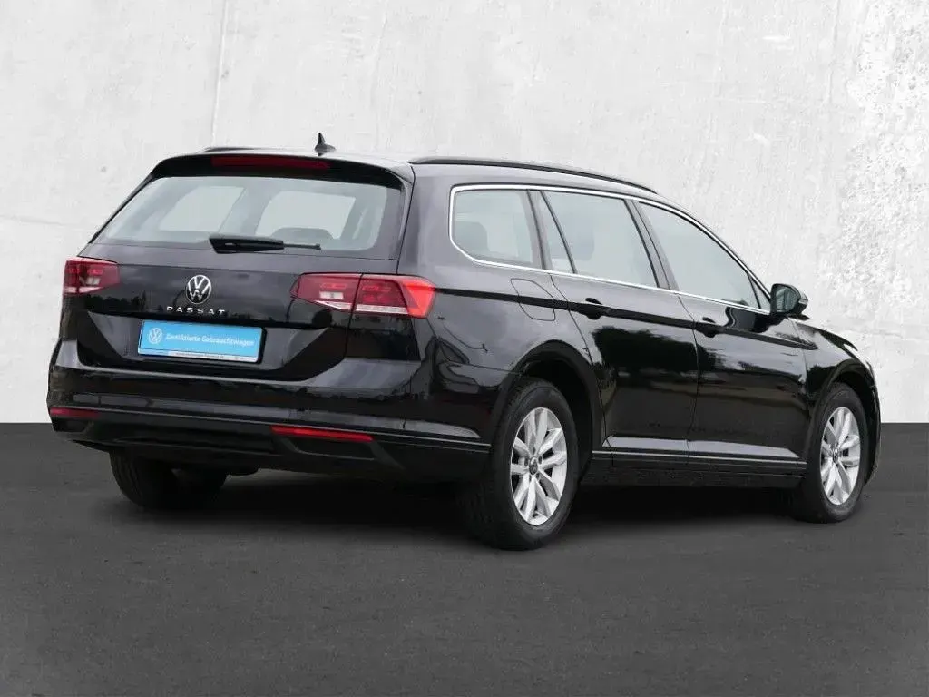 Gebraucht VW Passat Business 122 PS (89 kW) 2022 Deep black (metallic) Kombi