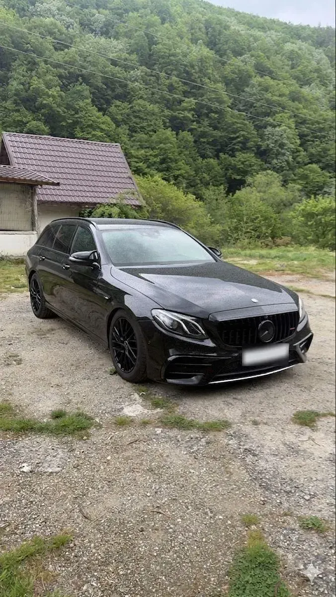 Second-hand Mercedes E220 AMG line 194 CP (142 kW) 2017 Negru Break