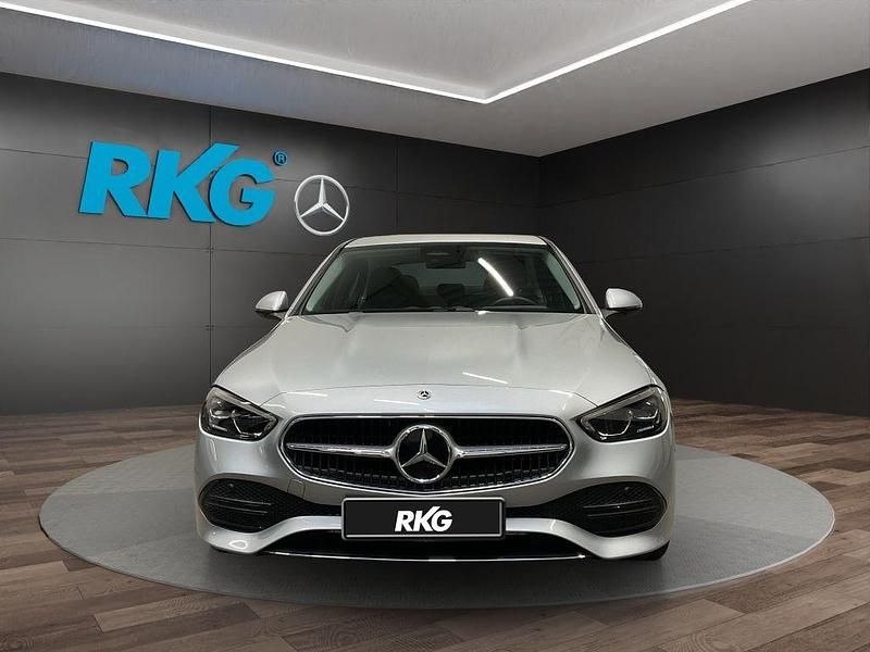 Gebraucht Mercedes C200 Avantgarde 163 PS (119 kW) 2024 Silber Limousine