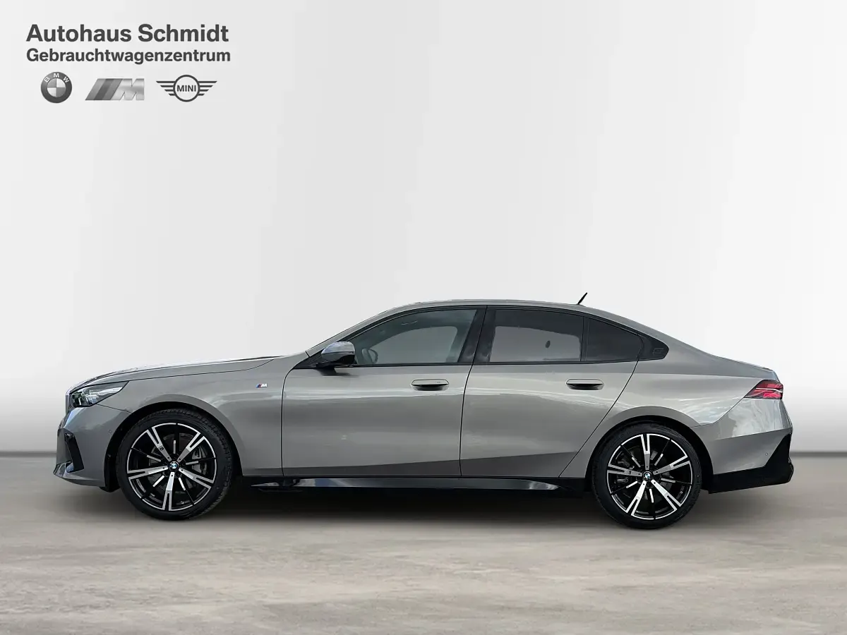 Gebraucht BMW 540 M Sport 286 PS (210 kW) 2025 Oxidgrau Limousine