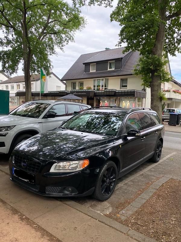 Schwarz Gebraucht 2010 Volvo V70 Kombi | 4.200 € (Fairer Preis) - Bild 1/4