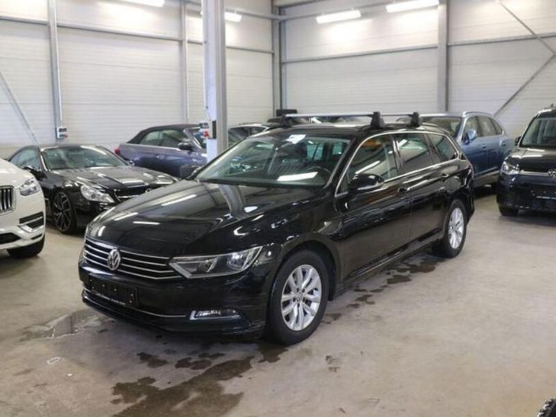 Schwarz Gebraucht 2018 VW Passat Comfortline Kombi | 10.900 € (Superpreis) - Bild 1/4