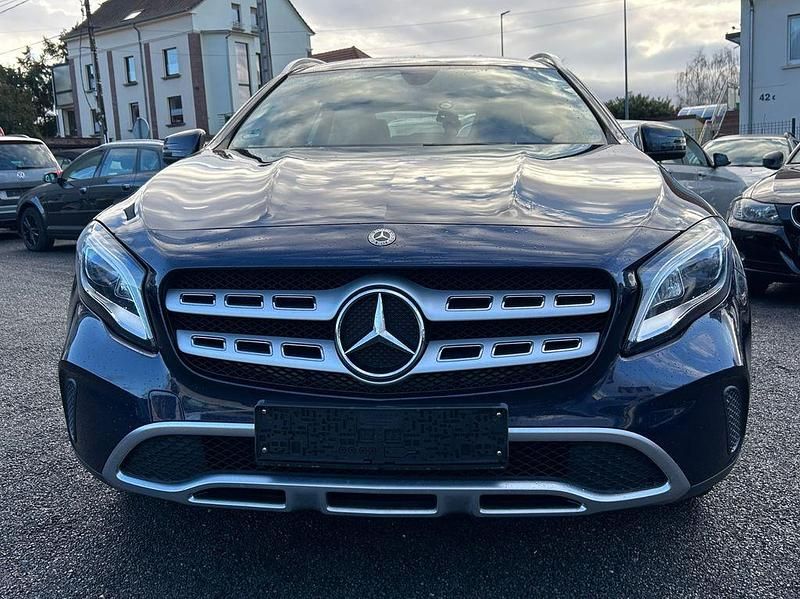 Gebraucht Mercedes GLA200 156 PS (114 kW) 2017 Blau SUV