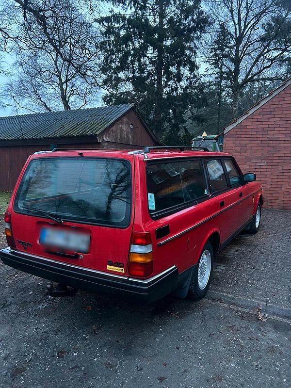 Gebraucht Volvo 240 150 PS (110 kW) 1991 Rot Kombi