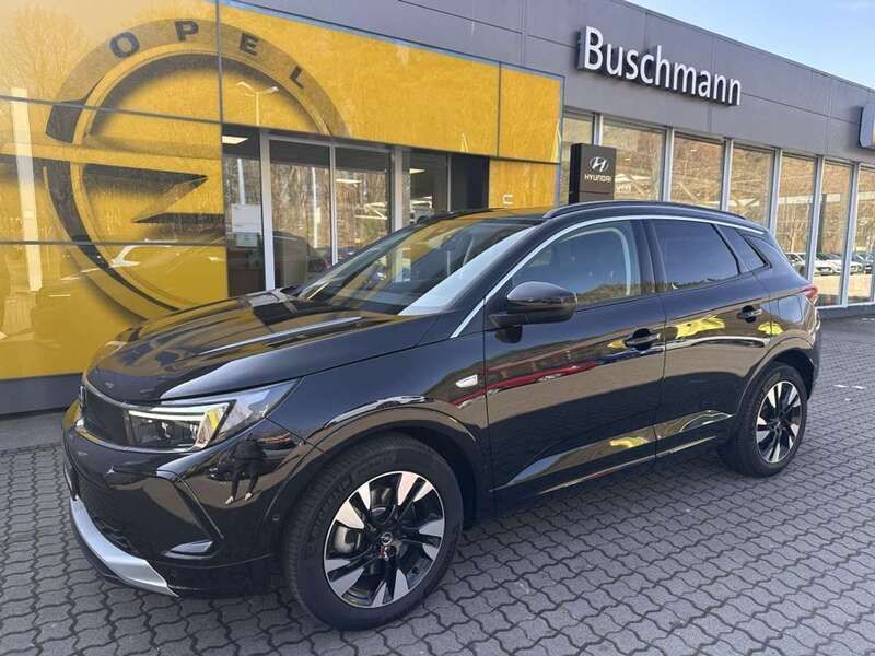 Diamant schwarz metallic Gebraucht 2023 Opel Grandland X Elegance SUV | 26.900 € (Teuer) - Bild 1/4