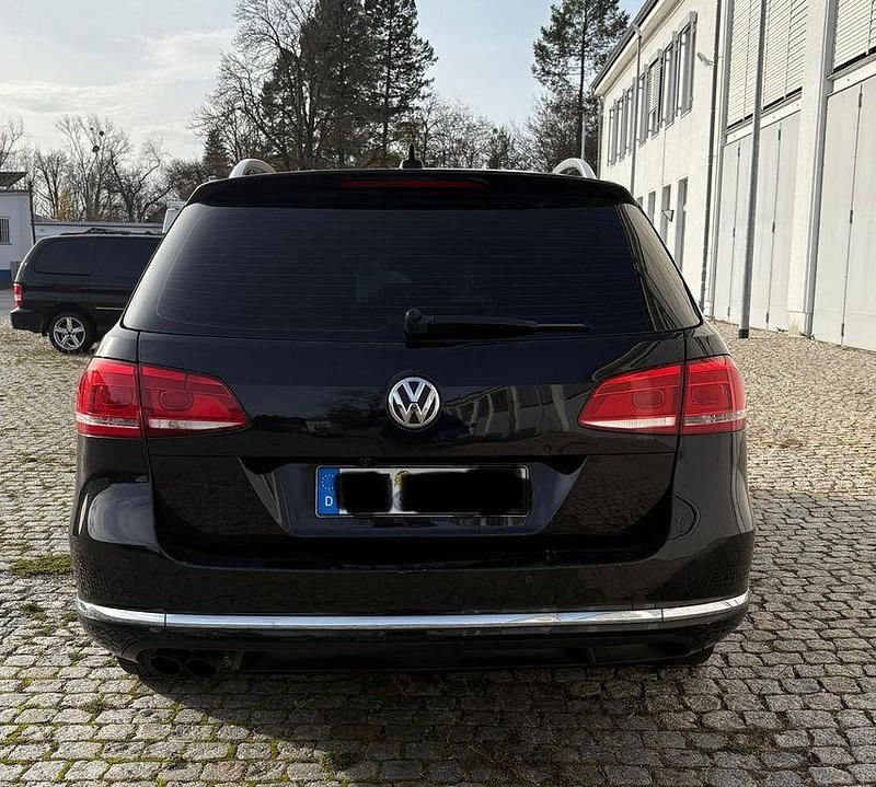 Gebraucht VW Passat Highline 140 PS (102 kW) 2011 Schwarz Kombi