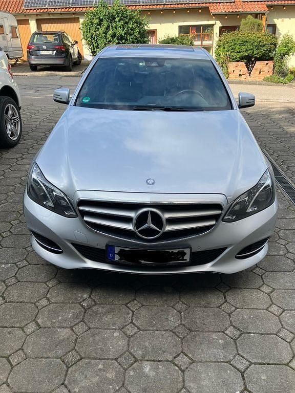 Silber Gebraucht 2014 Mercedes E350 Avantgarde Limousine | 19.500 € (Guter Preis) - Bild 1/4