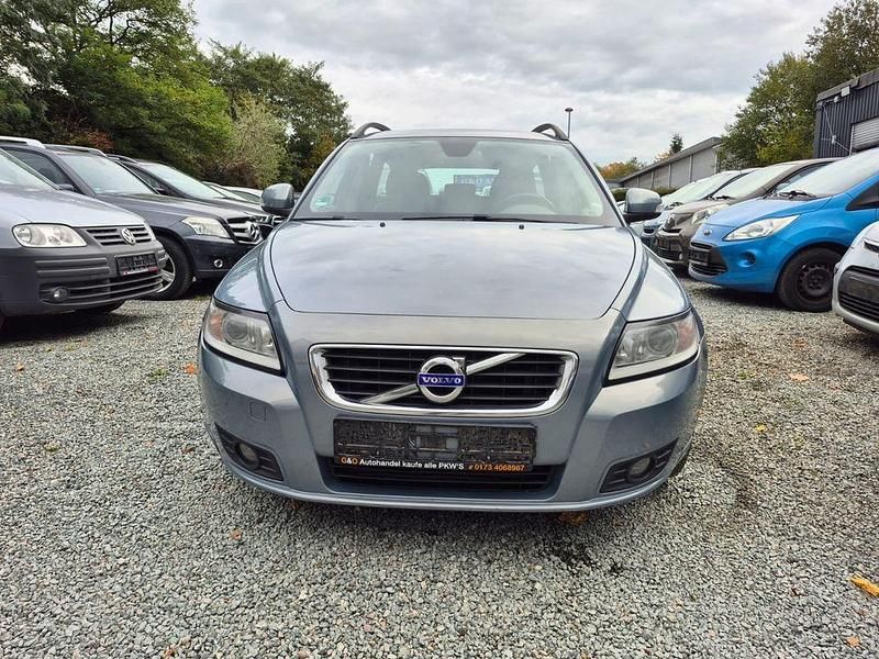 Blau Gebraucht 2010 Volvo V50 Momentum Kombi | 4.600 € (Fairer Preis) - Bild 1/4