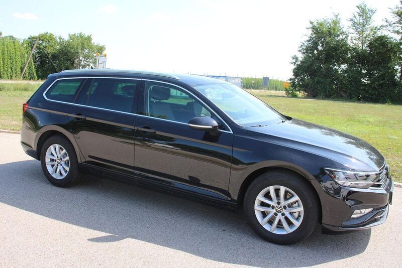Gebraucht VW Passat Business 150 PS (110 kW) 2023 Deep black Kombi