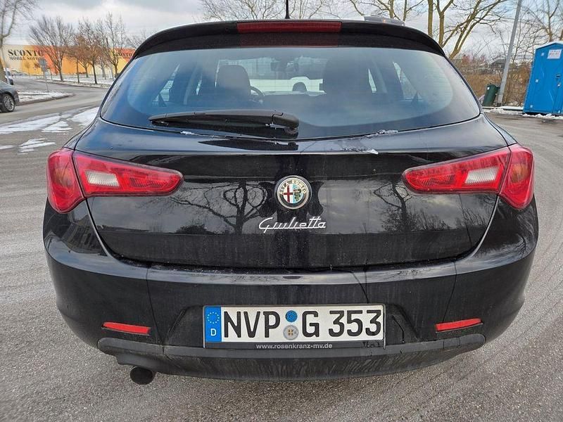 Gebraucht Alfa Romeo Giulietta Super 120 PS (88 kW) 2011 Schwarz Limousine