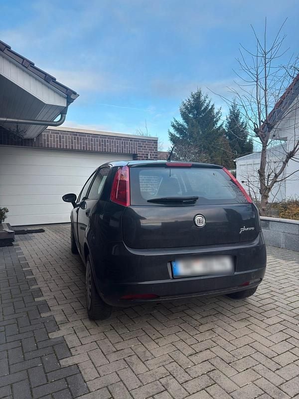 Gebraucht Fiat Punto 77 PS (56 kW) 2010 Schwarz Kleinwagen