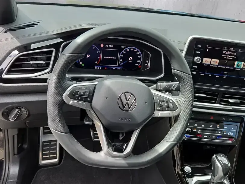 Gebraucht VW T-Roc IQ Drive 150 PS (110 kW) 2025 Deep black perleffekt (metallic) SUV