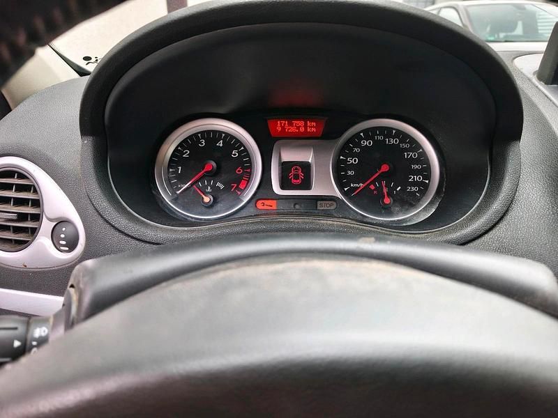 Occasion Renault Clio II Expression 75 ch (55 kW) 2009 Blanc Citadine