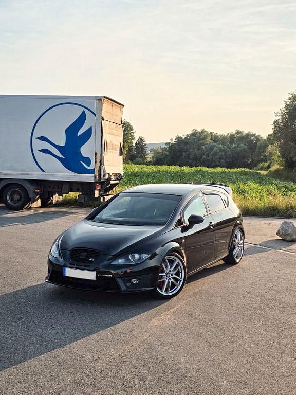 Schwarz Gebraucht 2012 Cupra Leon Limousine | 11.490 € (Fairer Preis) - Bild 1/4
