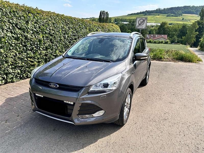 Grau Gebraucht 2014 Ford Kuga Titanium SUV | 10.800 € (Fairer Preis) - Bild 1/4