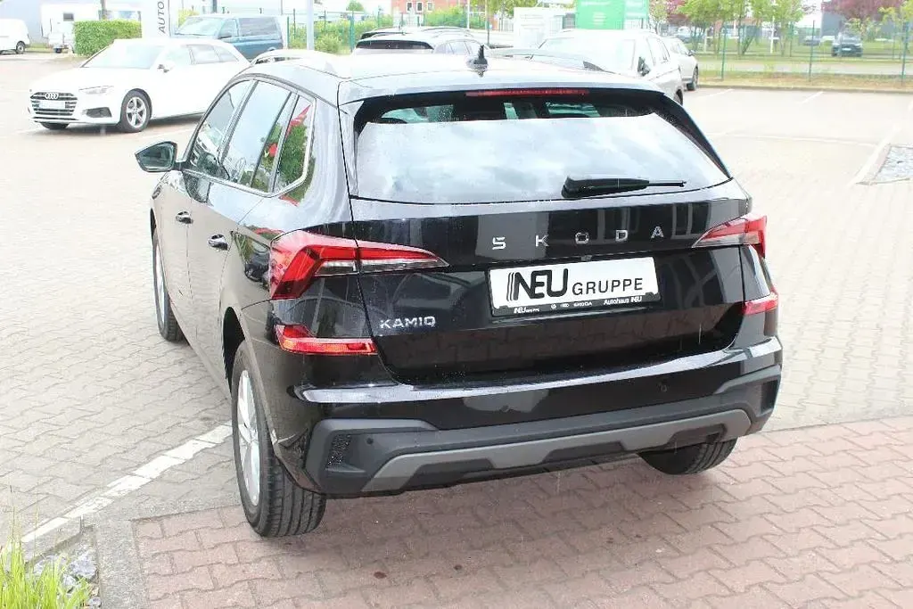Gebraucht Skoda Kamiq Selection 116 PS (85 kW) 2025 Blackmagic (metallic) SUV