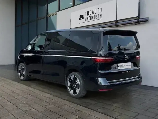 Gebraucht VW Multivan Style 150 PS (110 kW) 2023 Deep black perleffekt Van / Kleinbus