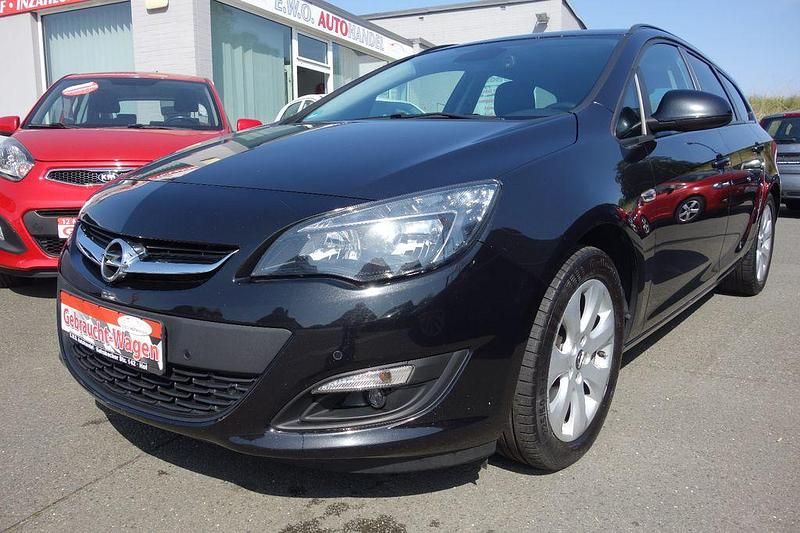 Schwarz Gebraucht 2016 Opel Astra Style Kombi | 5.490 € (Guter Preis) - Bild 1/4
