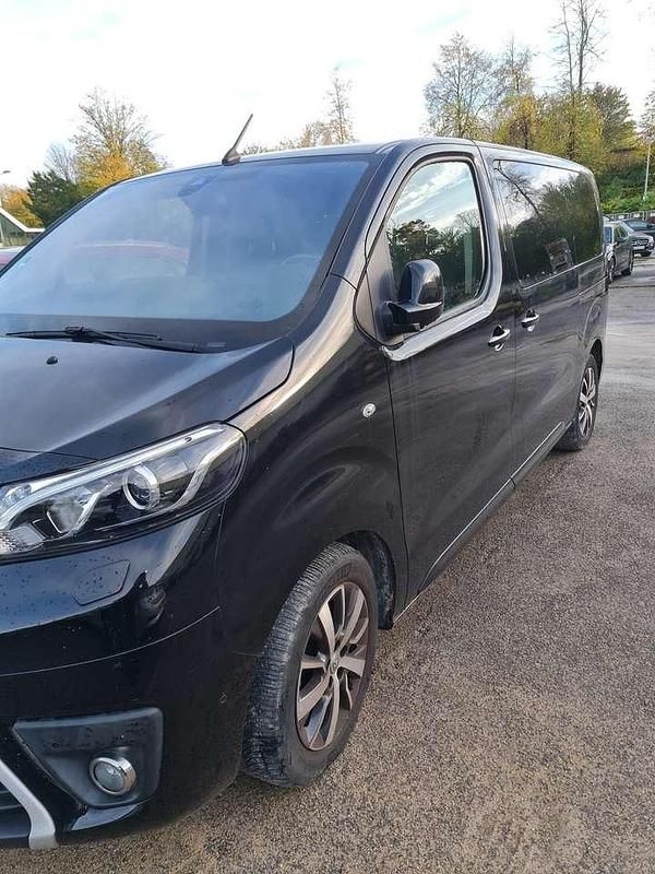 Schwarz Gebraucht 2019 Toyota Proace Comfort Van | 30.000 € (Guter Preis) - Bild 1/4