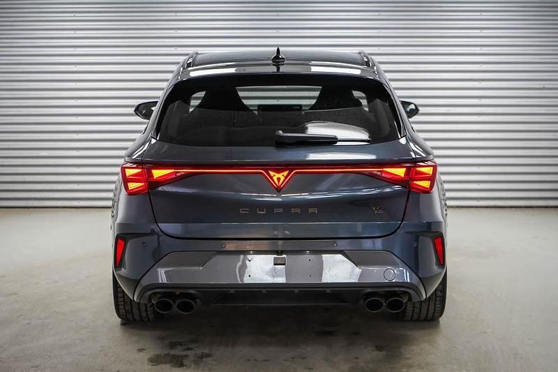 Gebraucht Cupra Leon VZ 333 PS (244 kW) 2025 Magnetic grau metallic (s7)
