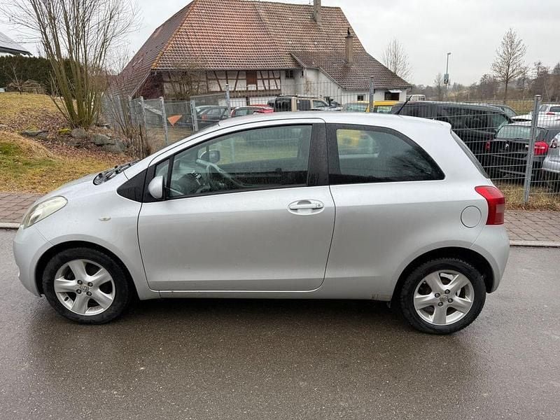 Gebraucht Toyota Yaris Executive 87 PS (63 kW) 2006 Silber Limousine