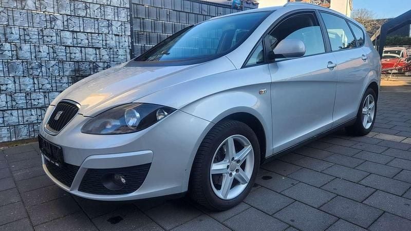 Gebraucht Seat Altea XL Ecomotive 105 PS (77 kW) 2012 "estrella" silber Van / Kleinbus