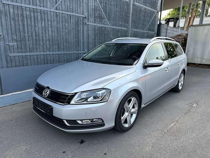 Silber Gebraucht 2013 VW Passat Kombi | 6.500 € (Fairer Preis) - Bild 1/4