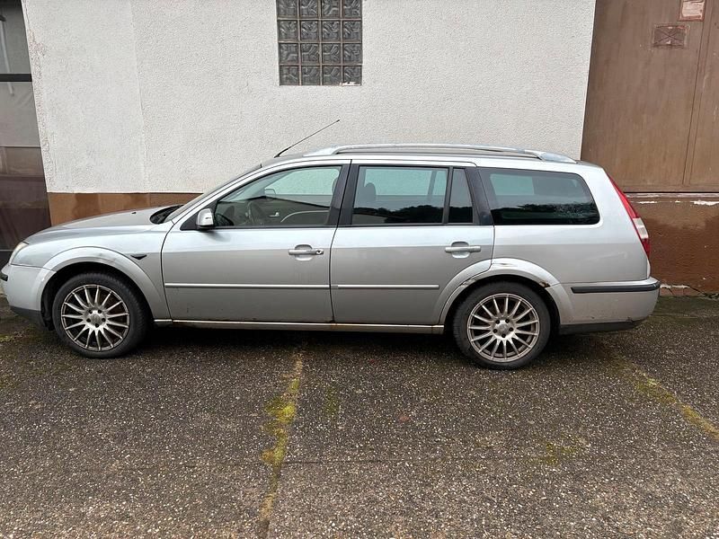 Gebraucht Ford Mondeo 153 PS (112 kW) 2006 Grau Kombi