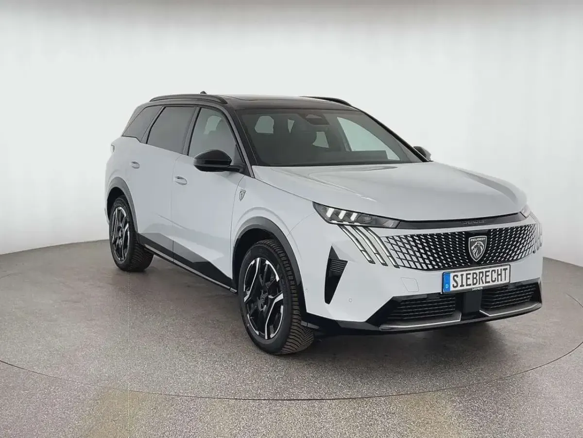 Neu Peugeot e-5008 Long Range 169 kW (231 PS) 2026 Weiß SUV