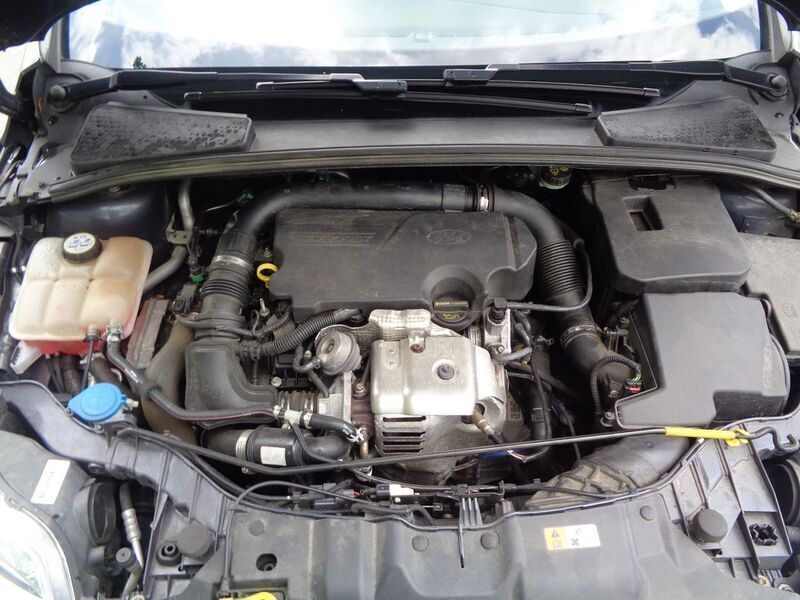 Gebraucht Ford Focus 101 PS (74 kW) 2013 Grau Kombi