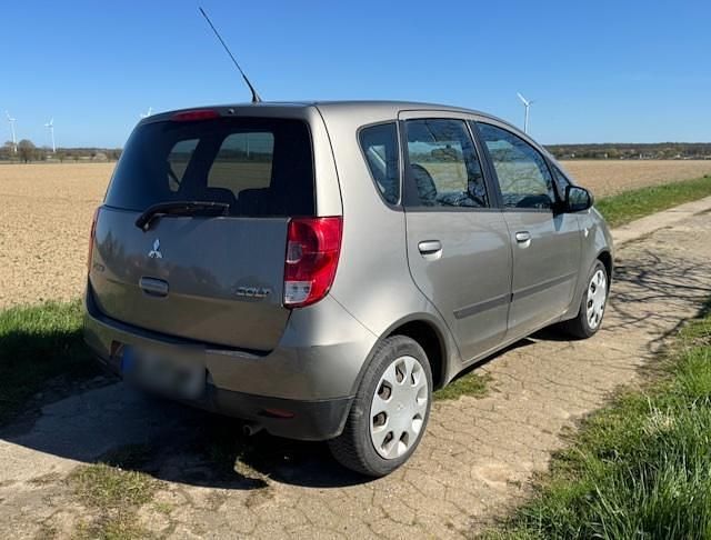 Gebraucht Mitsubishi Colt 95 PS (69 kW) 2009 Grau Kleinwagen