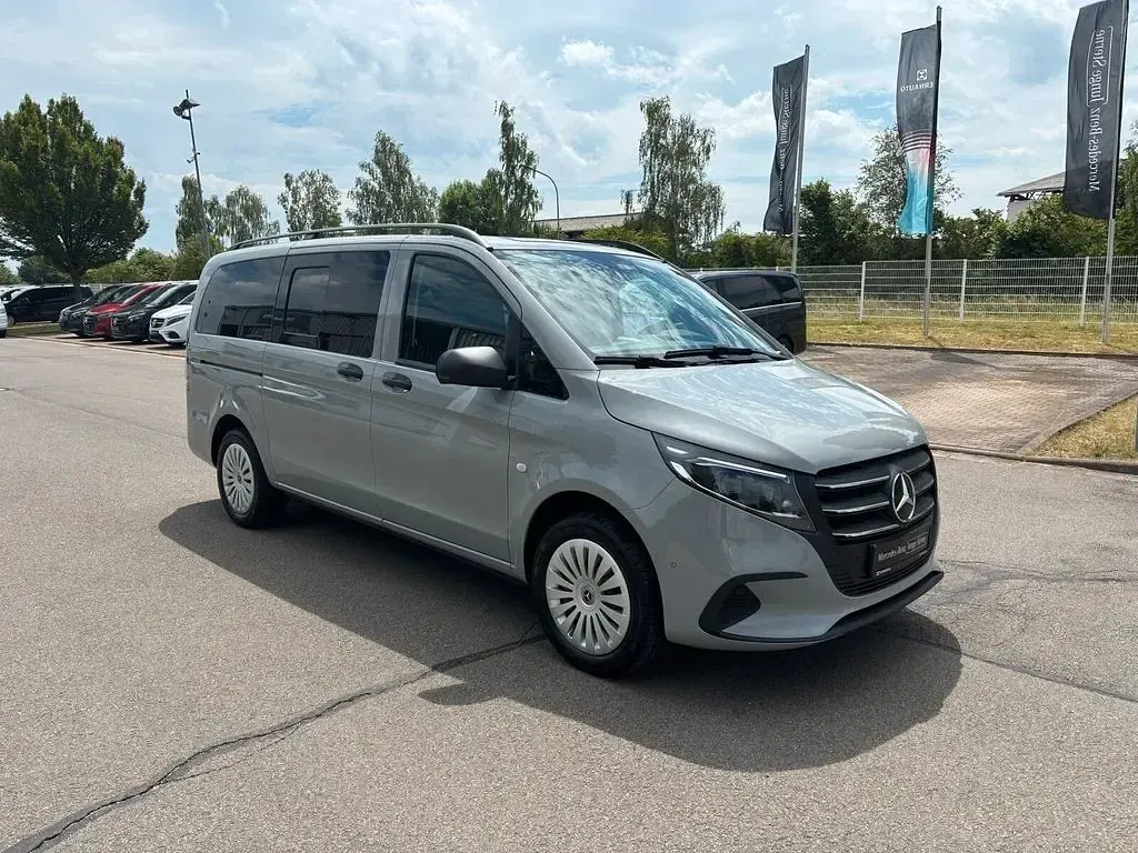 Gebraucht Mercedes Vito 163 PS (119 kW) 2025 Alpingrau Van