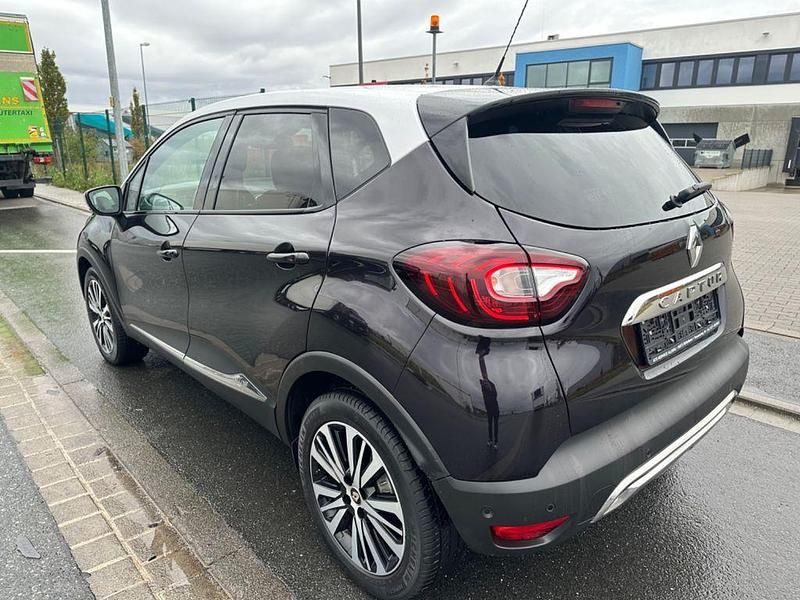 Gebraucht Renault Captur Initiale Paris 150 PS (110 kW) 2019 Violet SUV