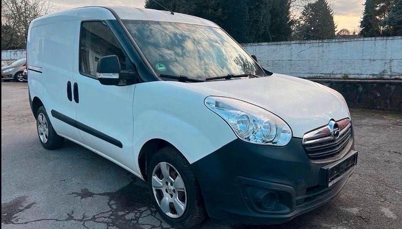 Usata Opel Combo 90 CV (66 kW) 2013 Bianco Monovolume