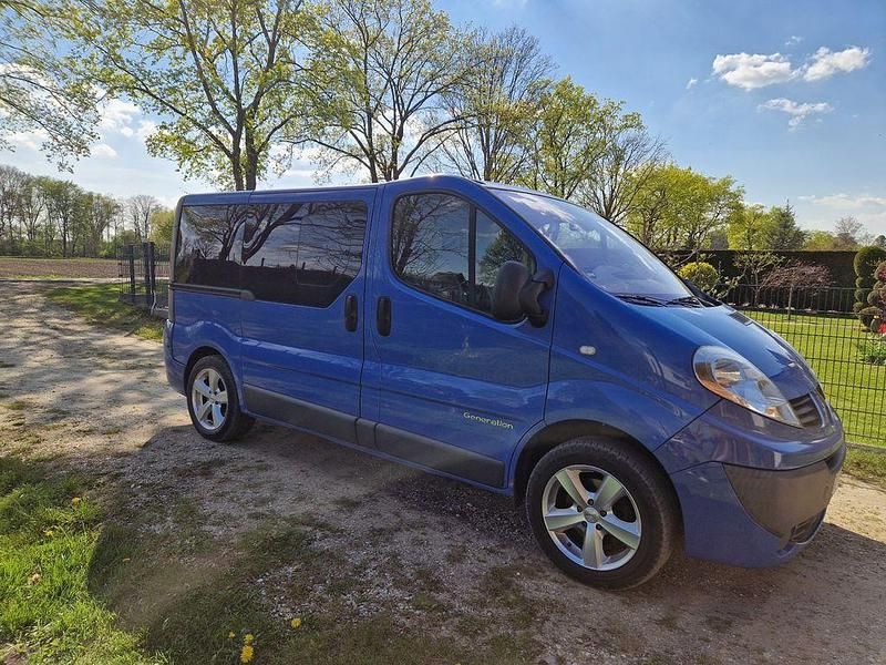 Second-hand Renault Trafic 116 CP (85 kW) 2010 Albastru Monovolum