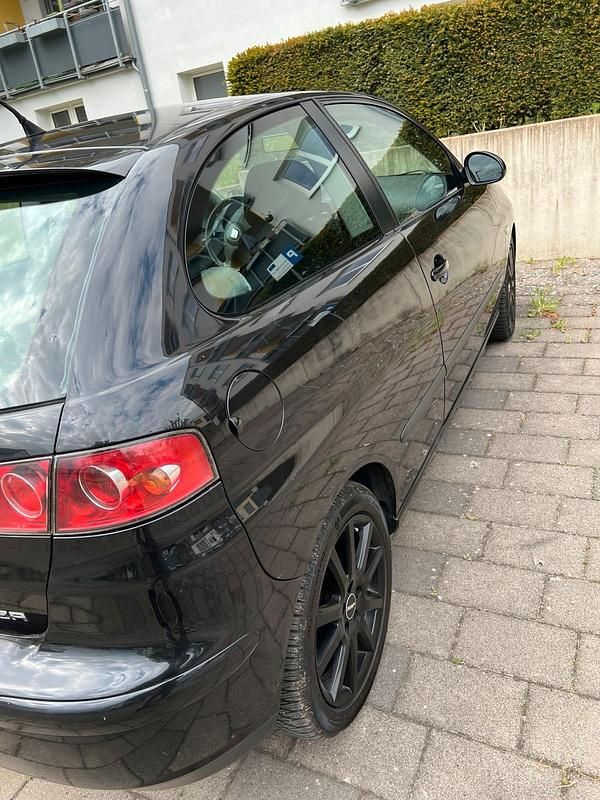 Gebraucht Seat Ibiza 75 PS (55 kW) 2008 Schwarz Kleinwagen