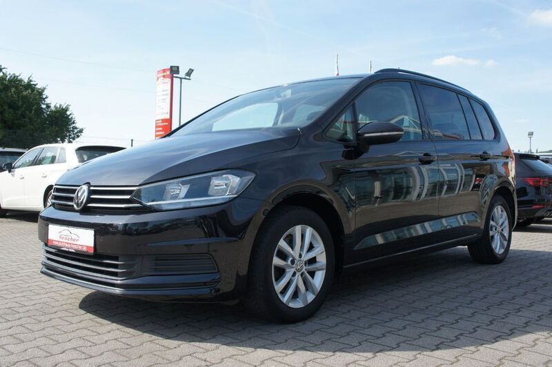 Gebraucht VW Touran Comfortline 150 PS (110 kW) 2016 Schwarz deep black perleffekt metallic Van / Kleinbus