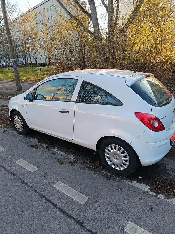 Gebraucht Opel Corsa 44 PS (32 kW) 2009 Weiß Kleinwagen