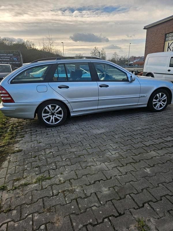 Gebraucht Mercedes C220 150 PS (110 kW) 2005 Silber Kombi