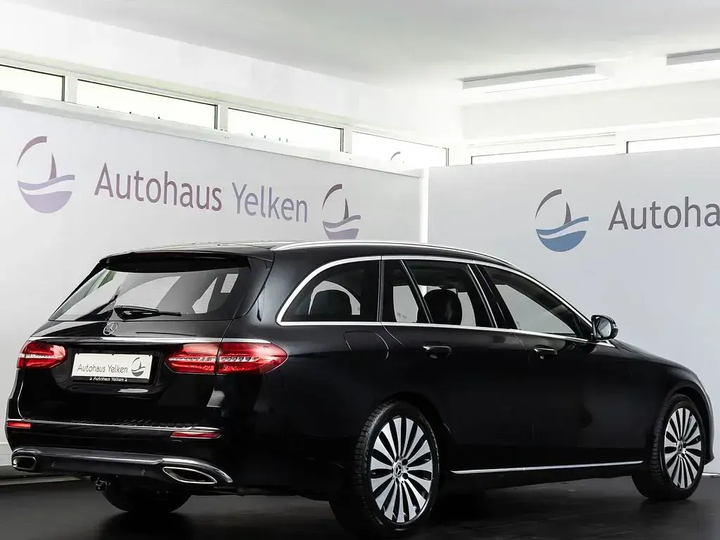 Second-hand Mercedes E200 184 CP (135 kW) 2018 Negru Berlinǎ