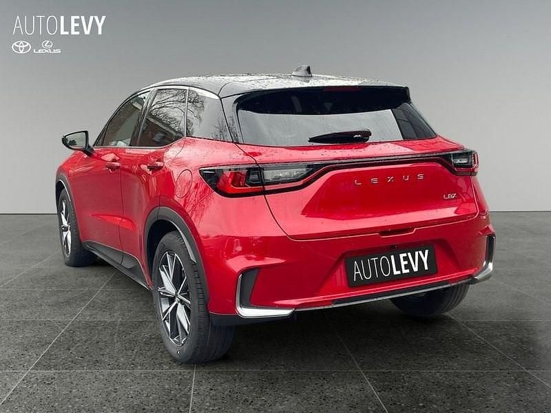 Gebraucht Lexus LBX 136 PS (100 kW) 2024 Rot SUV