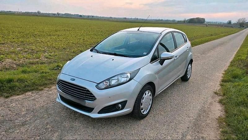 Gebraucht Ford Fiesta SYNC Edition 75 PS (55 kW) 2014 Silber Kleinwagen