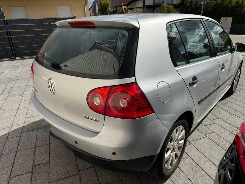 Gebraucht VW Golf IV Trendline 116 PS (85 kW) 2004 Silber Limousine