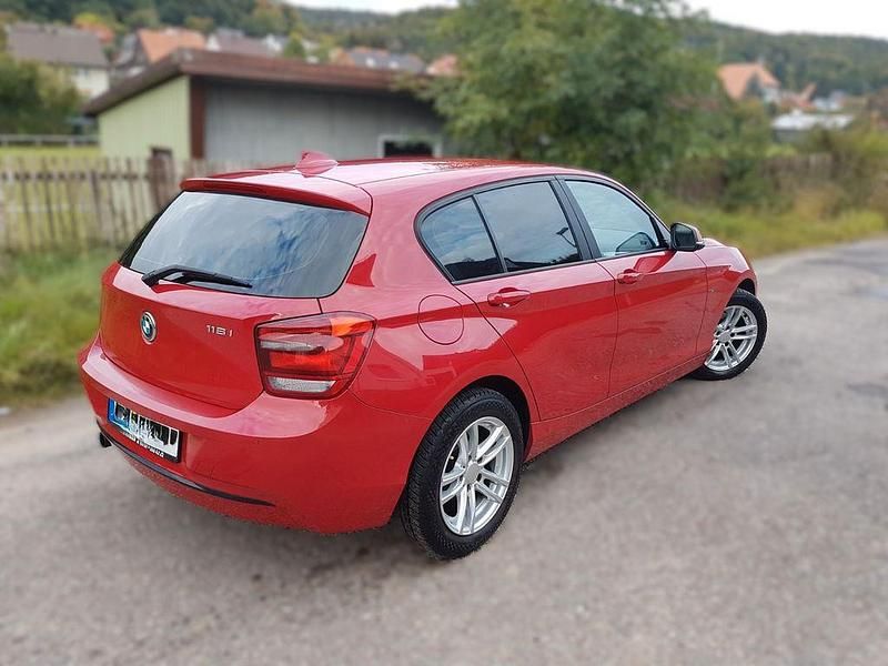 Gebraucht BMW 116 Sport Line 136 PS (100 kW) 2012 Rot Kleinwagen