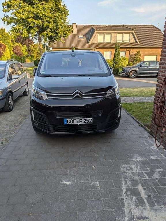 Schwarz Gebraucht 2017 Citroën Spacetourer Shine Van | 30.500 € (Fairer Preis) - Bild 1/4