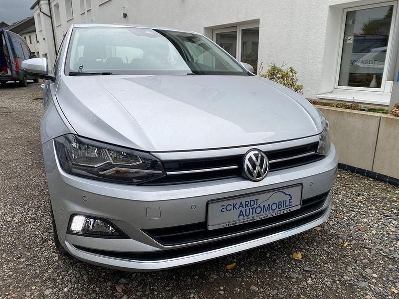 Silber Gebraucht 2020 VW Polo Highline Limousine | 12.900 € (Guter Preis) - Bild 1/4