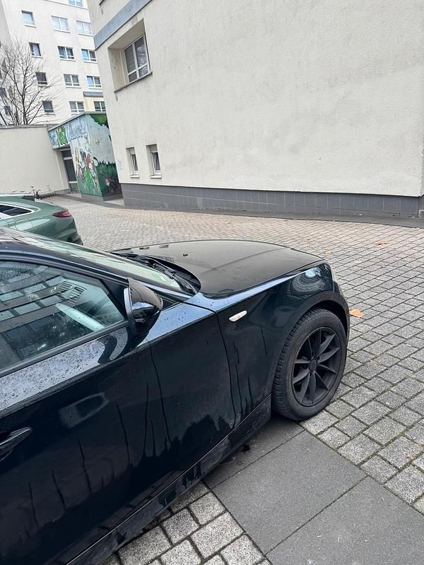 Gebraucht BMW 120 177 PS (130 kW) 2011 Schwarz Kleinwagen