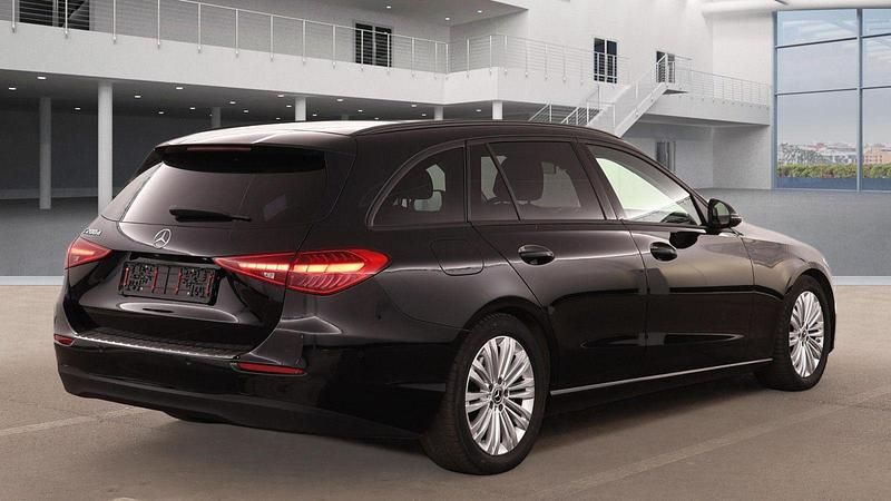 Gebraucht Mercedes C200 184 PS (135 kW) 2023 Schwarz Kombi