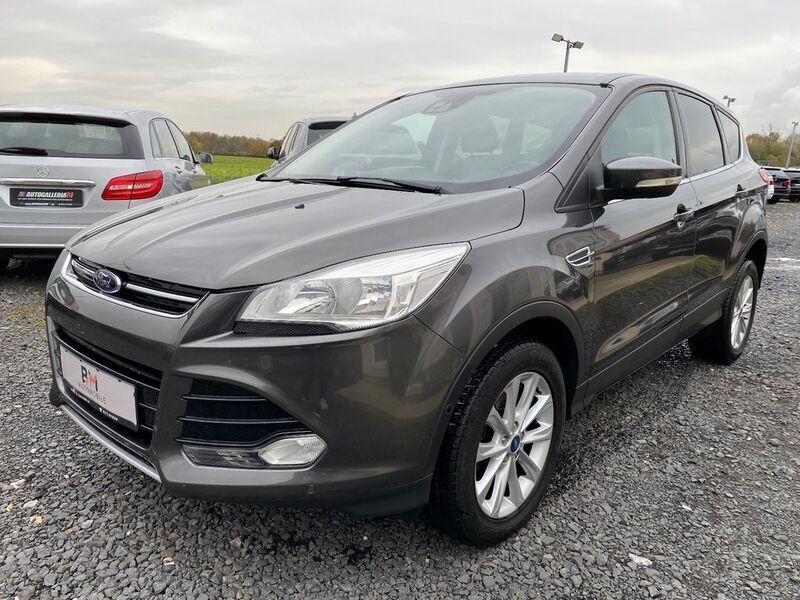 Gebraucht Ford Kuga Titanium 150 PS (110 kW) 2015 Grau SUV