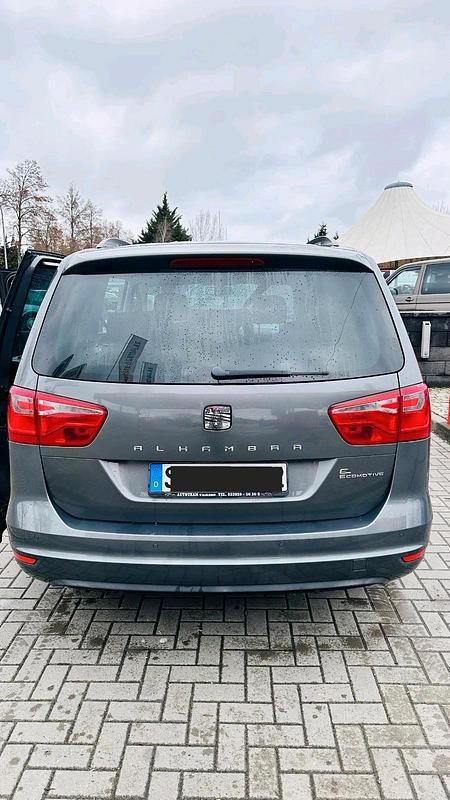 Gebraucht Seat Alhambra 140 PS (102 kW) 2013 Grau Van / Kleinbus